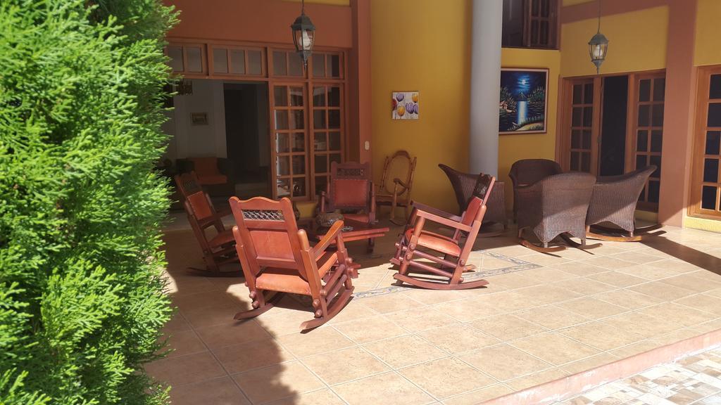 Hotel Los Pinos Manágua Exterior foto